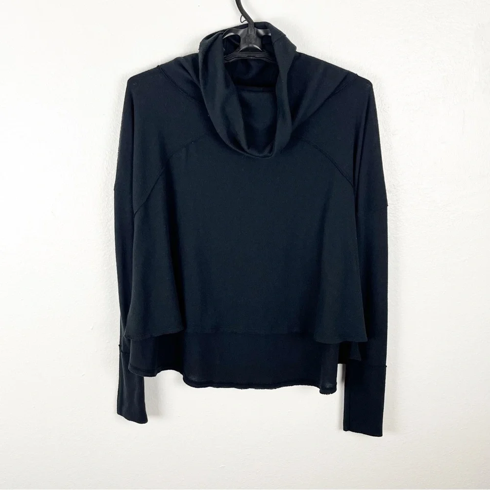FREE PEOPLE WE THE FREE Cozy Time Black Raw Edge Seam Slouchy Pullover Top Small